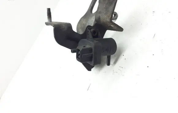 Opel Vivaro Turbo solenoid valve 8200762597 48826E068