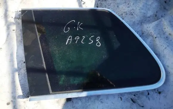 Volkswagen Touareg I Rear side window as3