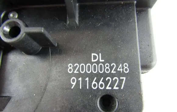 Renault Trafic II (X83) Front door lock 8200008248