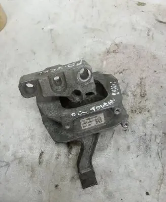 Volkswagen Touran III Engine mount bracket 5wa199262h