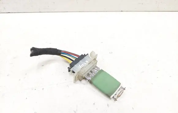 Volkswagen Golf Plus Heater blower motor/fan resistor 