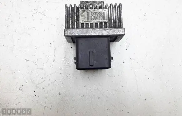 Renault Kadjar Glow plug pre-heat relay 110678071R 11HG79