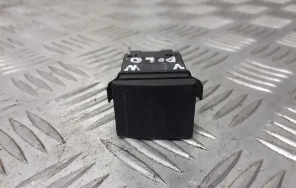 Volkswagen Polo IV 9N3 Passenger airbag on/off switch 