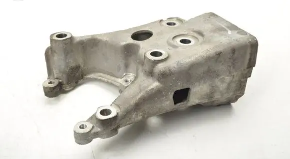 Citroen C4 I Picasso Engine mounting bracket 