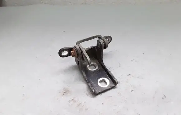 Opel Insignia A Front door lower hinge A046574 ES03
