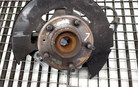 Chevrolet Orlando Front wheel hub spindle knuckle