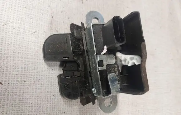 Seat Leon (1P) Tailgate lock latch 1P0827505D