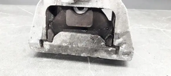 Volkswagen Golf IV Engine mount vacuum valve 