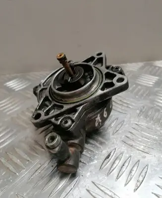 Audi A6 S6 C5 4B Vacuum pump 72218501