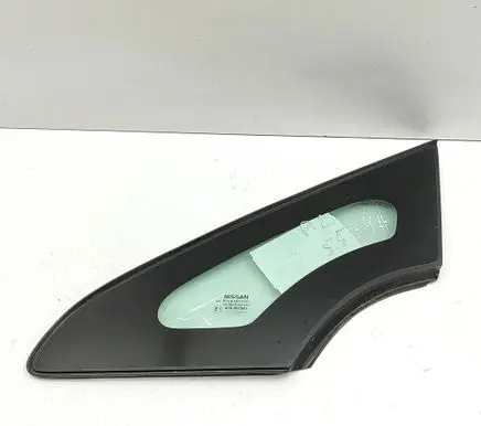 Nissan Leaf II (ZE1) Front triangle window/glass 768213NL0A