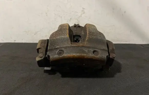Volvo XC90 Front brake caliper 31665741