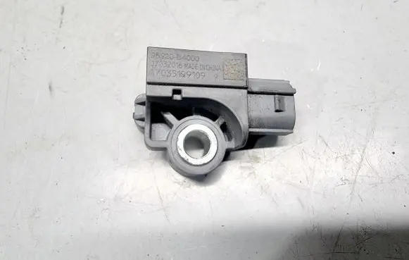 Hyundai Tucson TL Airbag deployment crash/impact sensor 95920B4000