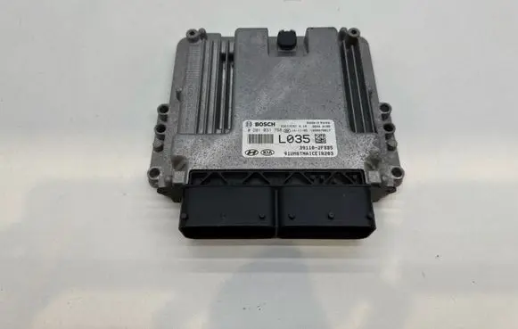 KIA Sorento Engine control unit/module EDC17C57