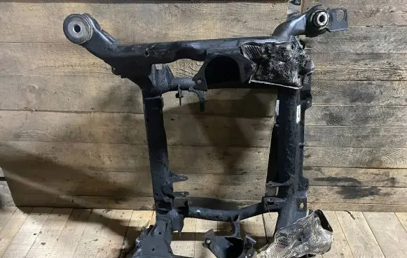 Mercedes-Benz R W251 Front subframe 33724108