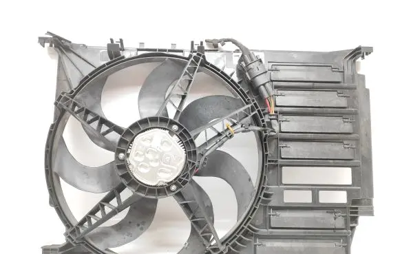 BMW X2 F39 Radiator cooling fan shroud 8586282 0056814271 R001057800