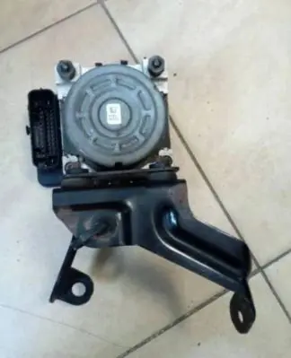 Ford Fiesta ABS Pump D1B1-2C405-AC
