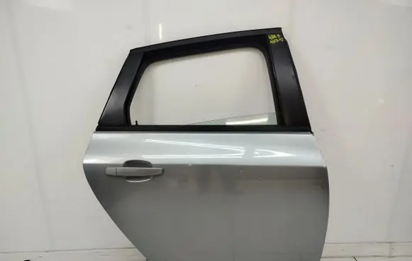 Opel Astra J Rear door