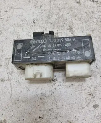 Coolant fan relay