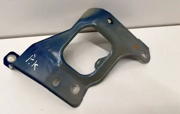 Tesla Model 3 Fender mounting bracket 108601700D