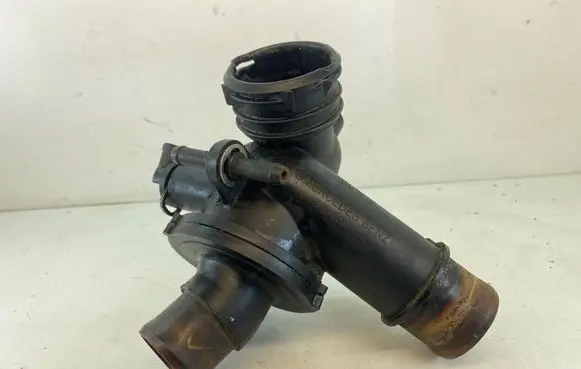 Thermostat/thermostat housing