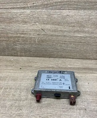 Audi A6 S6 C5 4B Aerial antenna amplifier 8E0035456