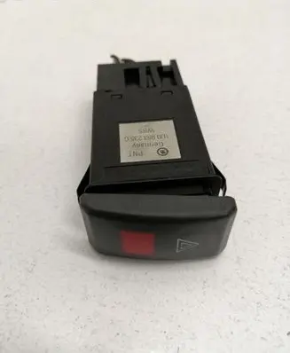 Skoda Octavia Mk1 (1U) Hazard light switch 1U0953235C