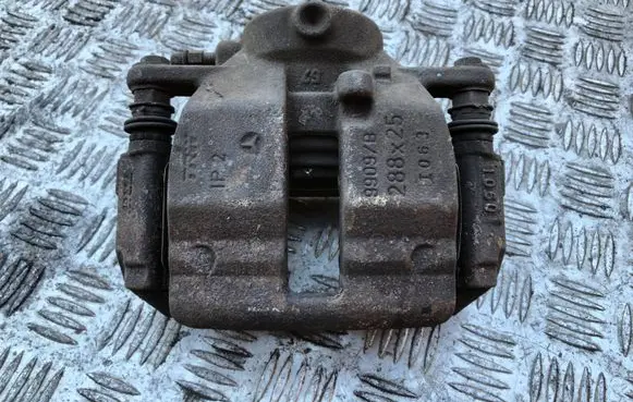Mercedes-Benz B W245 Front brake caliper