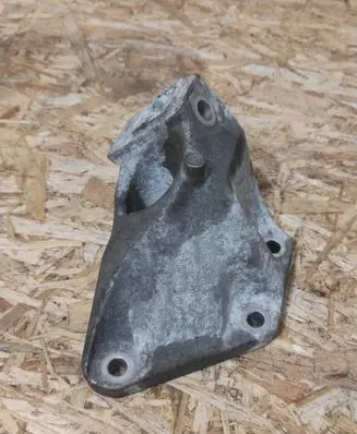Porsche Cayenne (92A) Engine mounting bracket 6777622