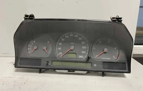 Volvo S70 V70 V70 XC Speedometer (instrument cluster) 9472523 69294240T