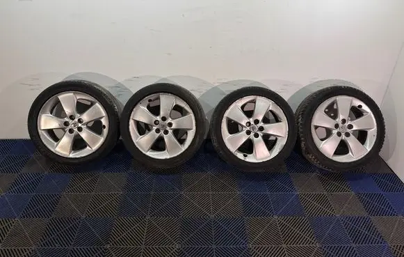 Toyota Prius (XW30) R17 alloy rim 