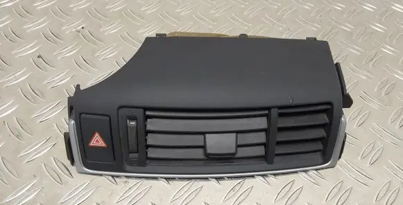 Toyota Verso Dash center air vent grill