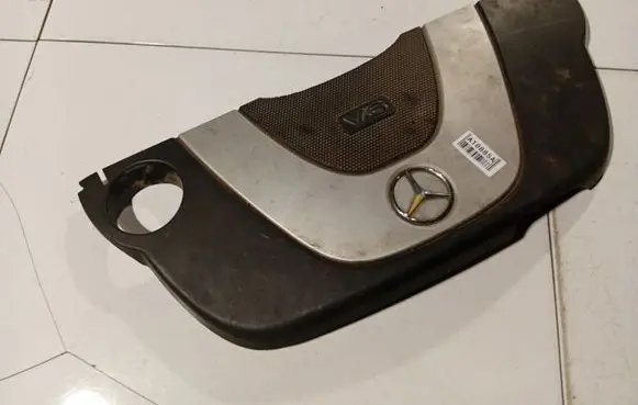 Mercedes-Benz CLS C219 Engine cover (trim) A2720100067