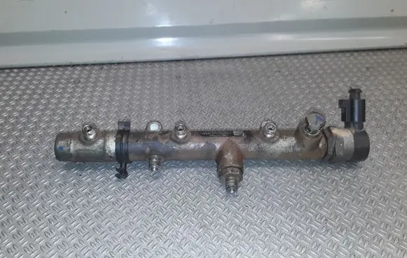 Volkswagen Phaeton Fuel main line pipe 059130090J 0281002665