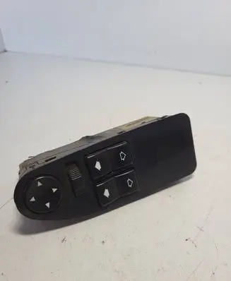 BMW 5 E39 Electric window control switch 8360887