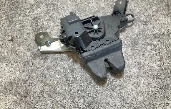 Tailgate/trunk/boot lock/catch/latch