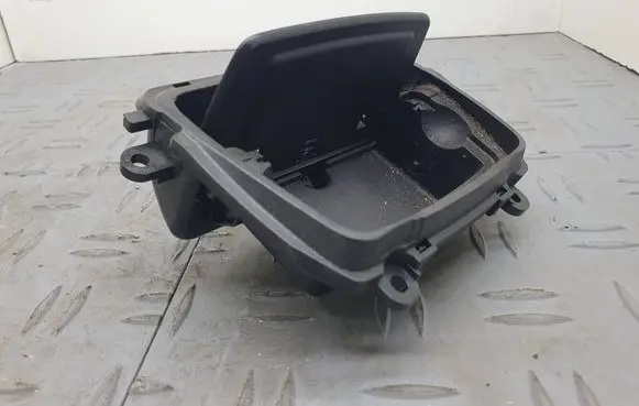 BMW 5 F10 F11 Ashtray (front) 82031001