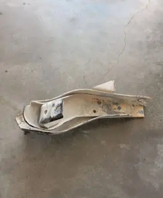 Volkswagen Transporter - Caravelle T4 Front bumper mounting bracket UM47R