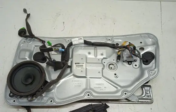 Volvo V70 Front window lifting mechanism without motor 983040101