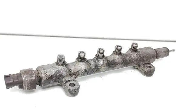 Toyota Avensis T250 Fuel main line pipe 8945871010 6121