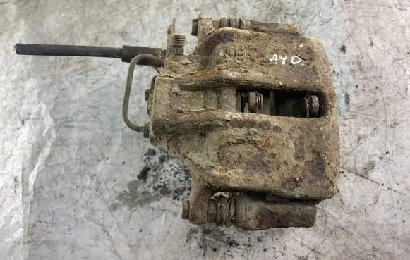 Volkswagen PASSAT B5 Front brake caliper