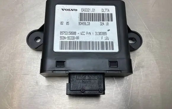 Volvo V70 Fuel injection pump control unit/module EAS32101 09753150800 31303995