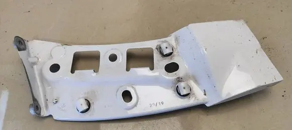 Volkswagen Crafter Fender mounting bracket 7C0821110