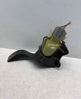 Ford Focus Accelerator throttle pedal 2M519F836AE