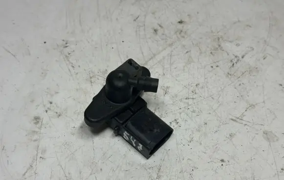 BMW 1 E81 E87 Valve vacuum 7566784 7556621 11667556621