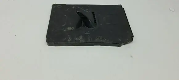 Peugeot 5008 II Battery tray P1007615