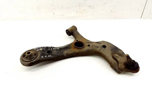 Toyota Verso Front lower control arm/wishbone