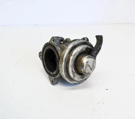 Skoda Fabia Mk2 (5J) EGR valve 045131501K