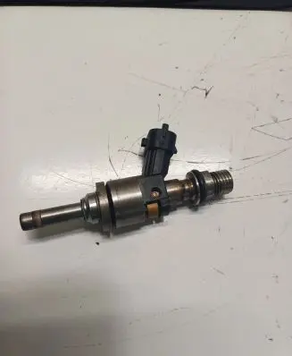 Porsche Cayenne (9PA) Fuel injector 94811012882