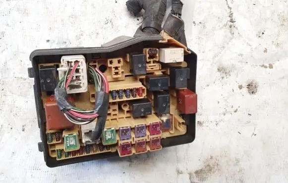 Toyota Avensis Verso Fuse box set