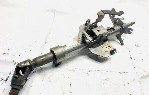 Mazda 323 F Steering wheel axle